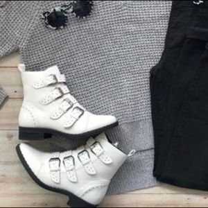 🖤 Wild Diva Combat Boots🖤